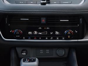 Miniature 23 Nissan Rogue Platinum 2024