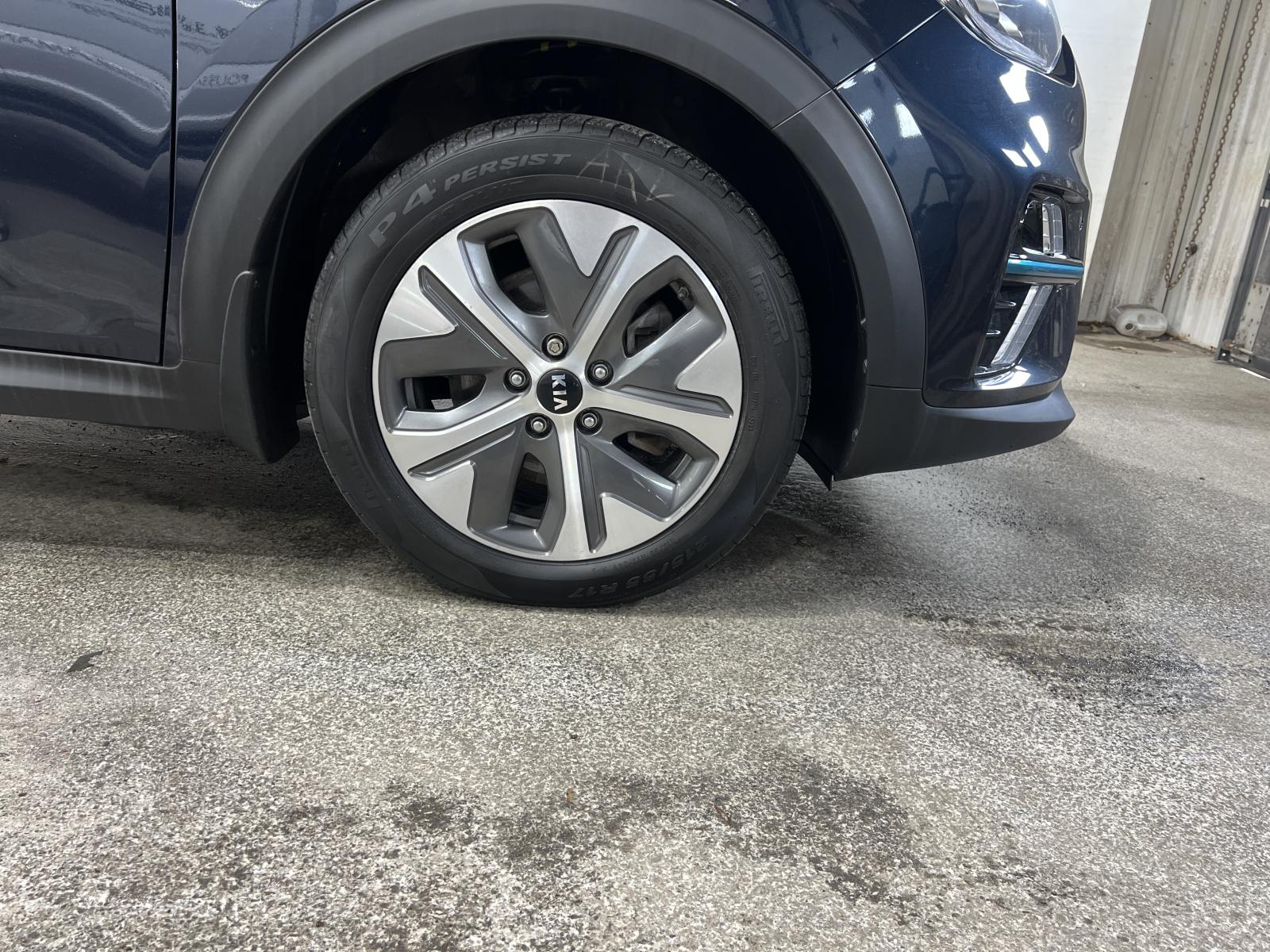 Kia Niro EV SX Touring 2020 — photo 3