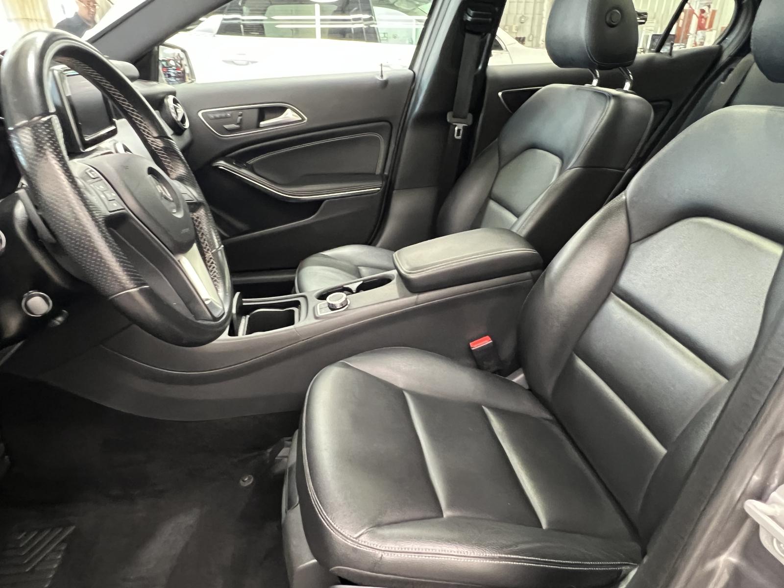 Mercedes-Benz GLA-Class GLA250 2015 — photo 8