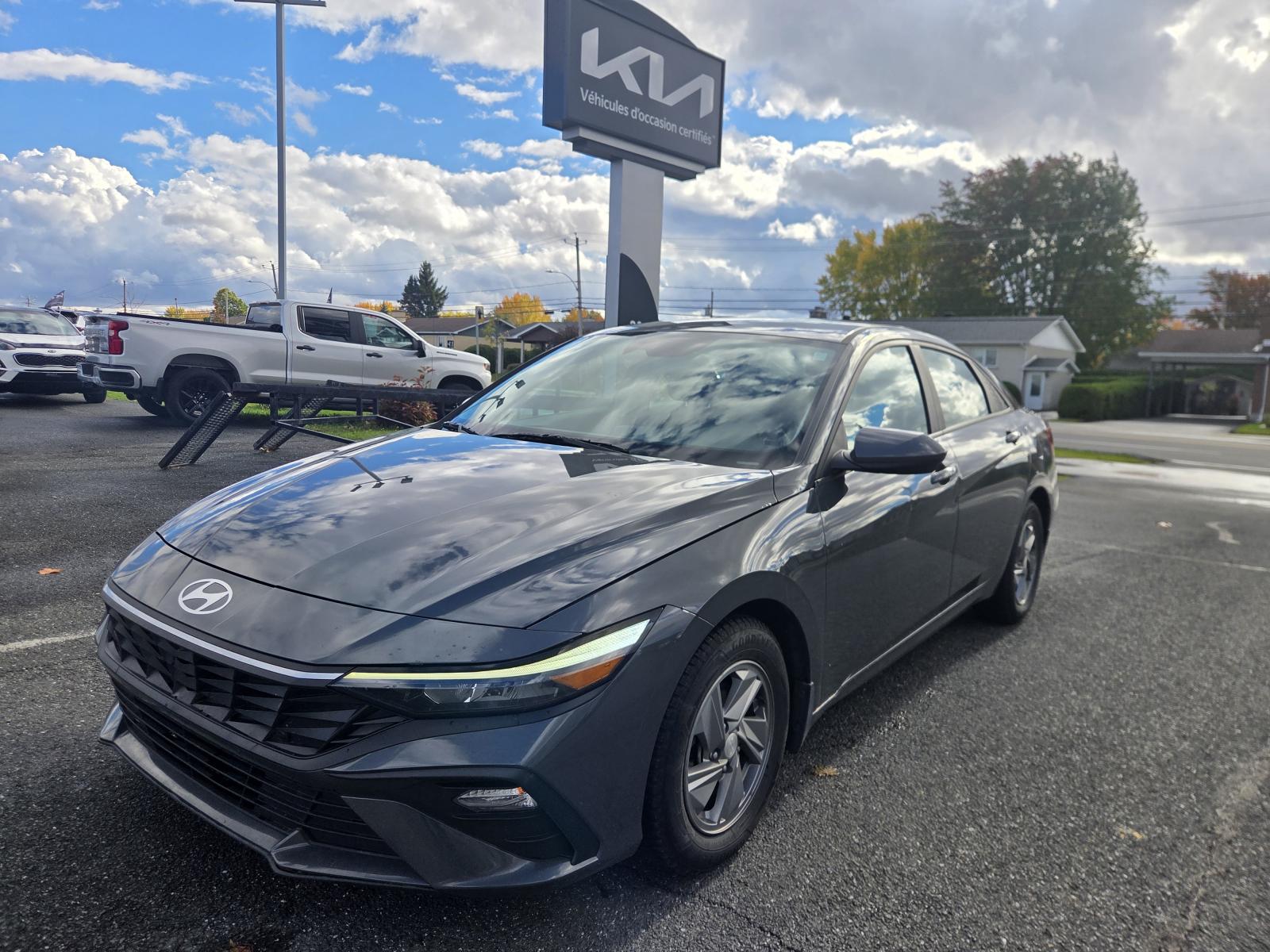 Hyundai Elantra Essential 2024