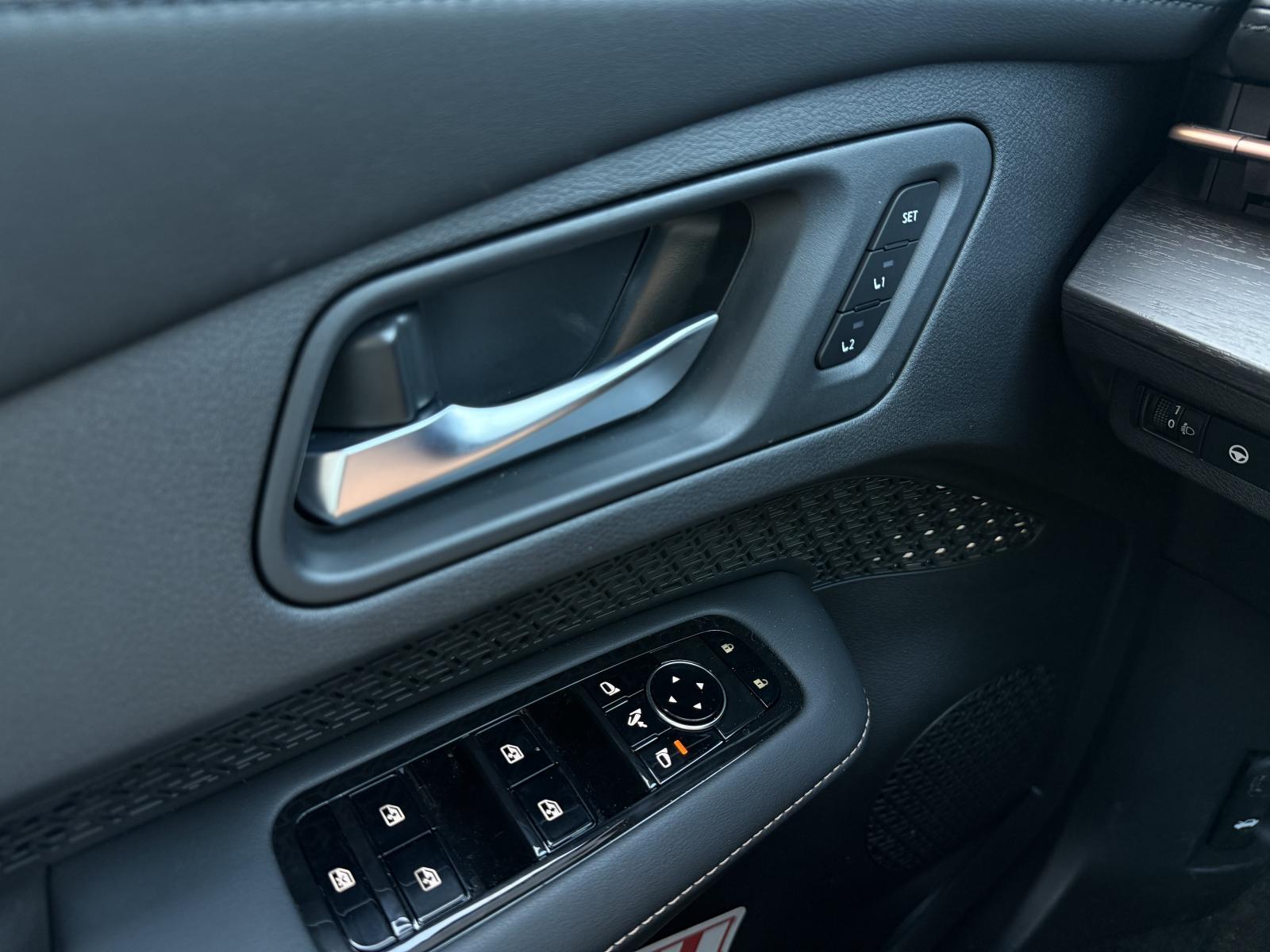 Image 18 Nissan Ariya Evolve 2025