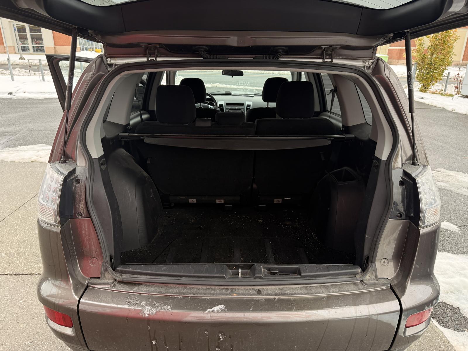 Image 8 Mitsubishi Outlander ES 2012