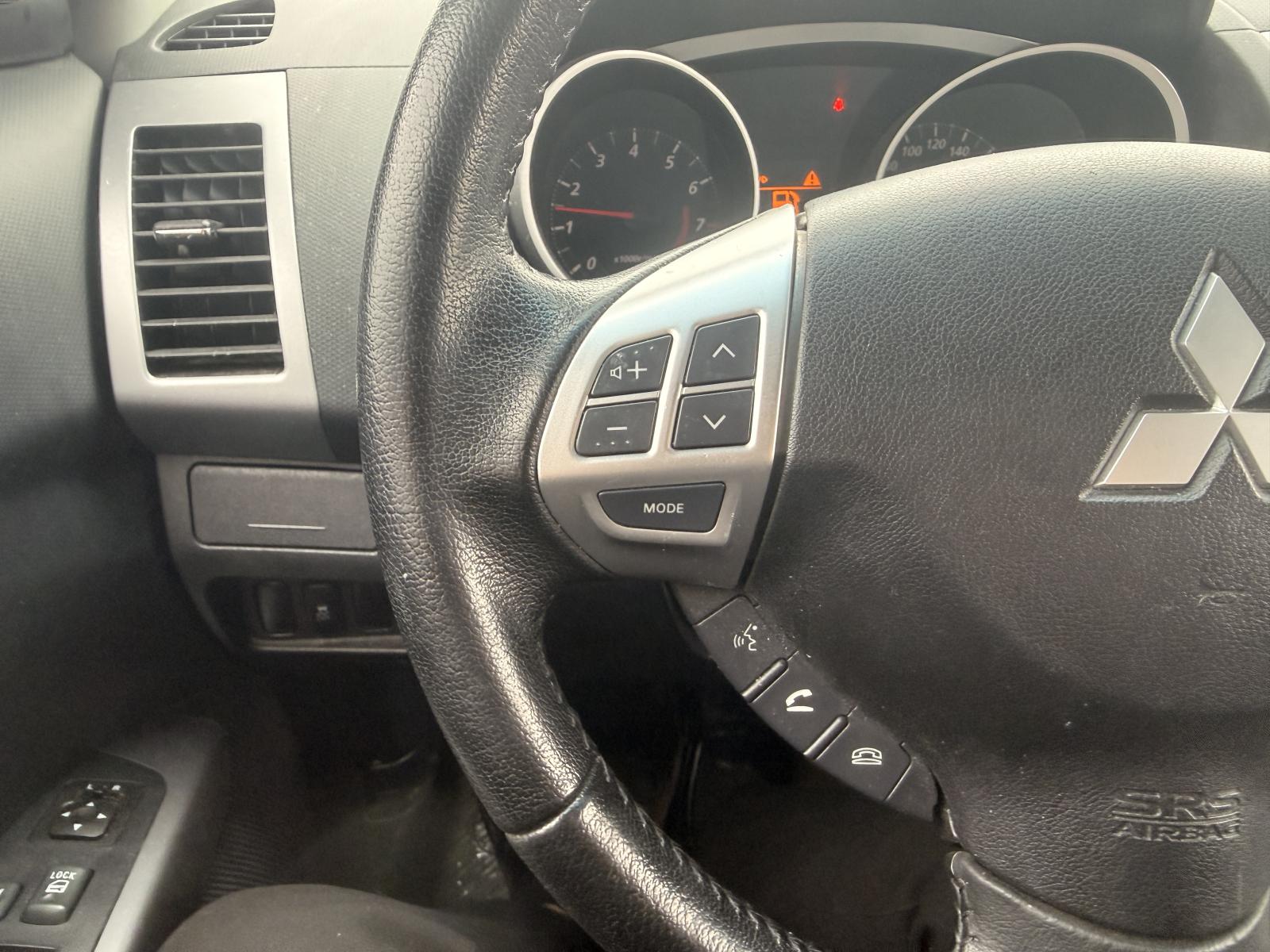 Image 13 Mitsubishi Outlander ES 2012