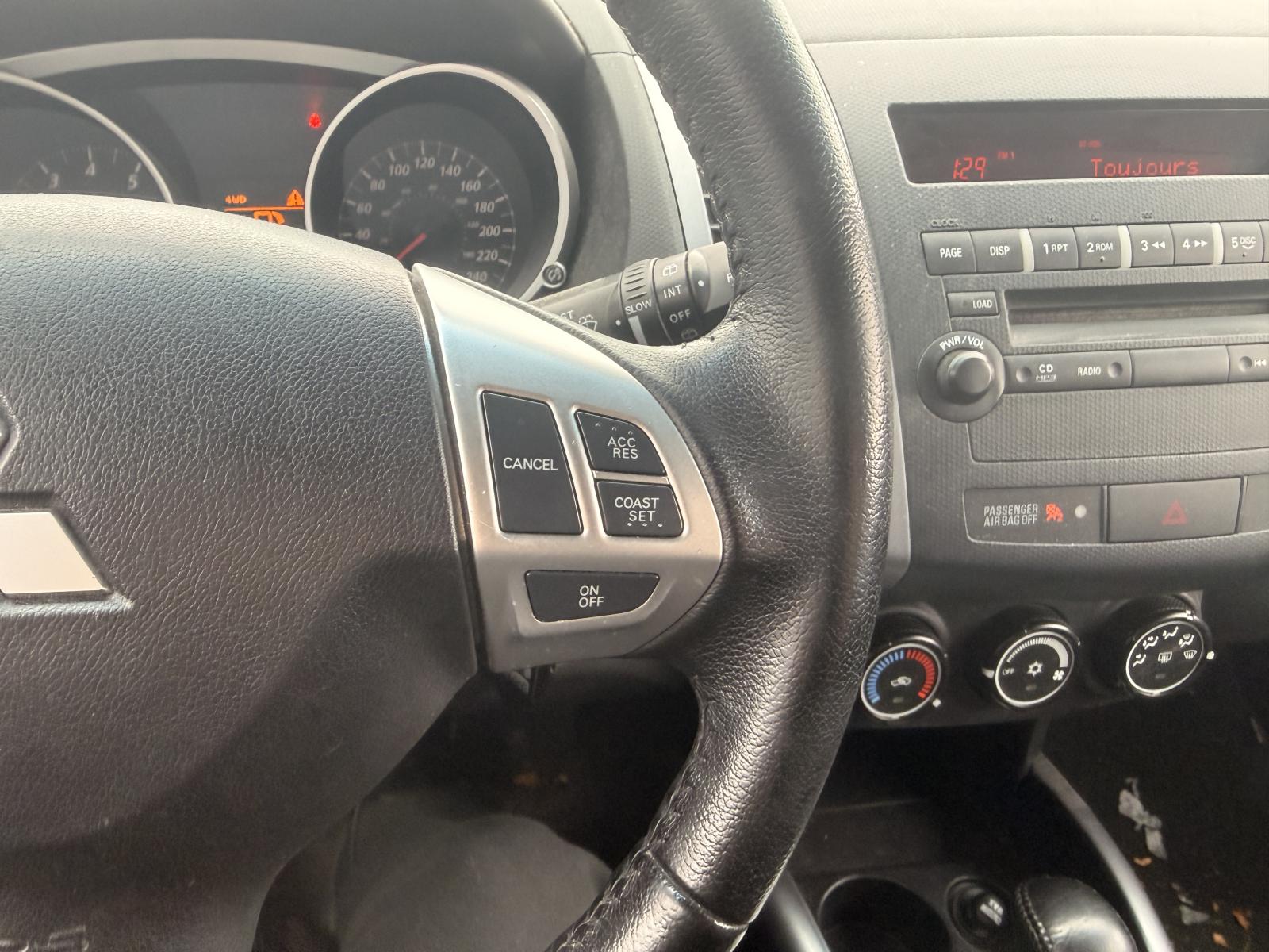 Image 14 Mitsubishi Outlander ES 2012