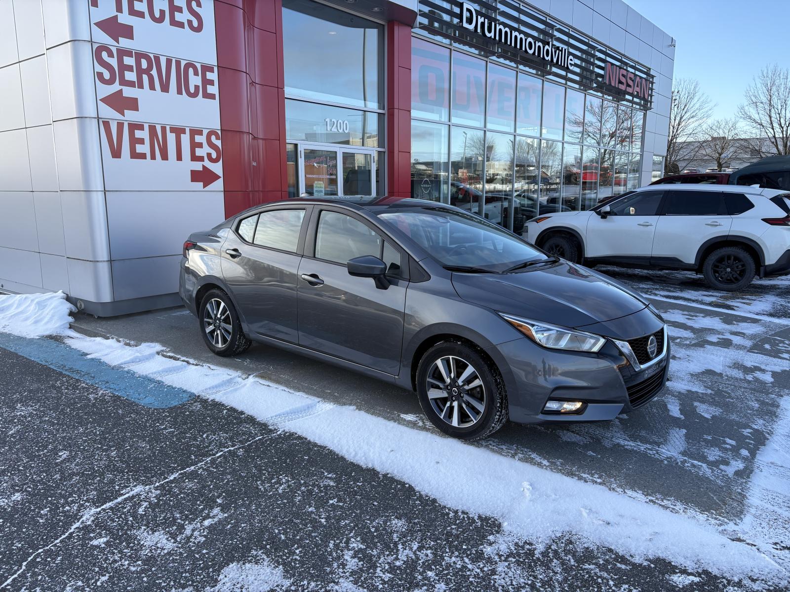 Nissan Versa SV 2022