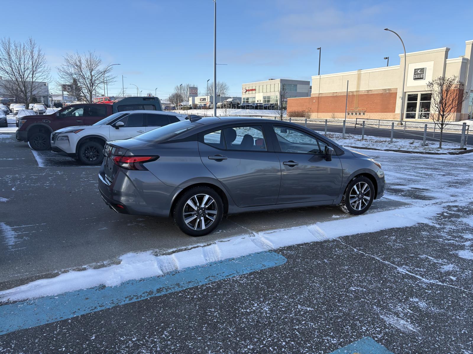 Nissan Versa SV 2022 — photo 3