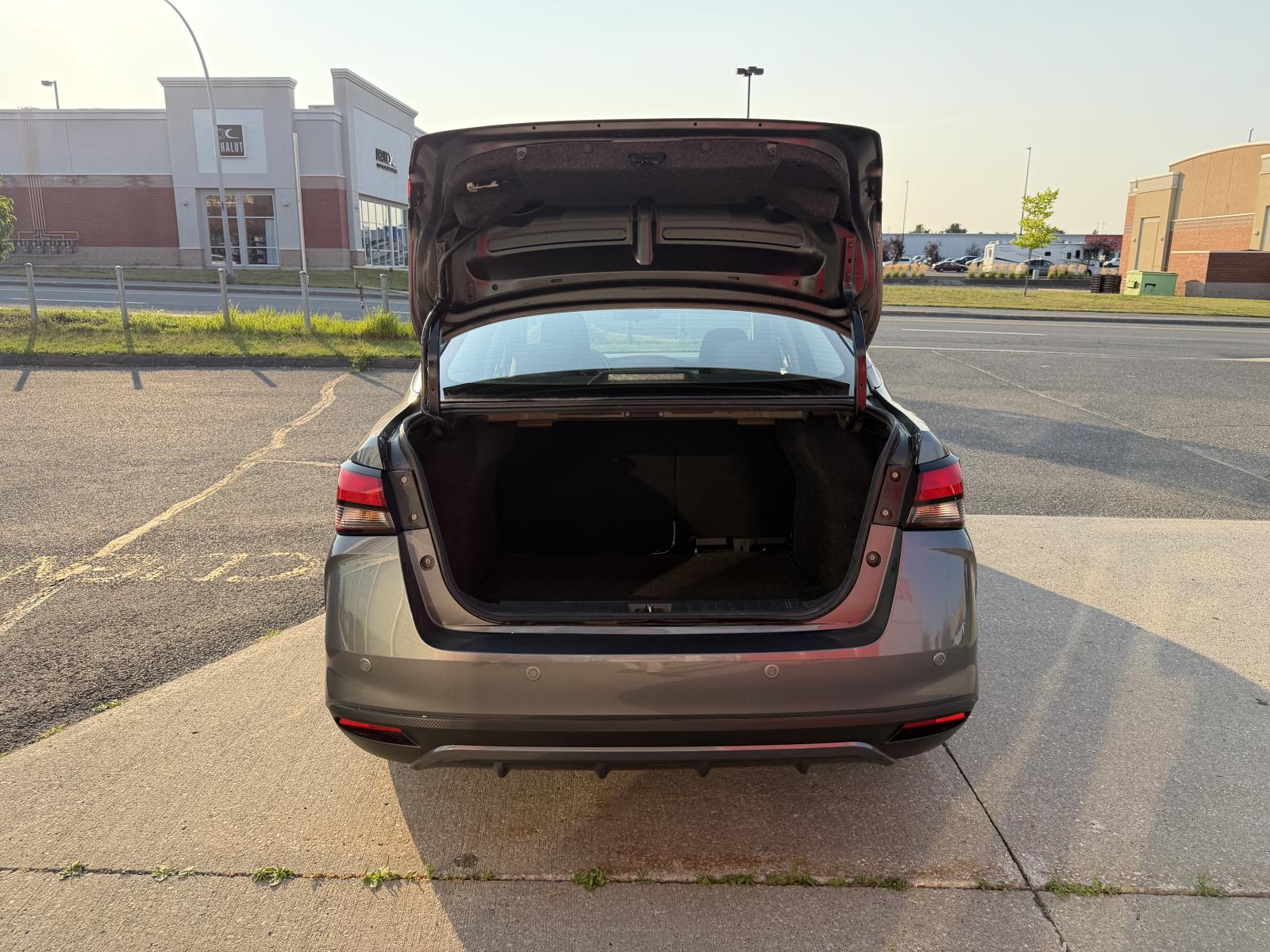 Nissan Versa SV 2022 — photo 8