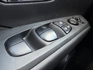 Thumbnail 20 Nissan Kicks SV 2023