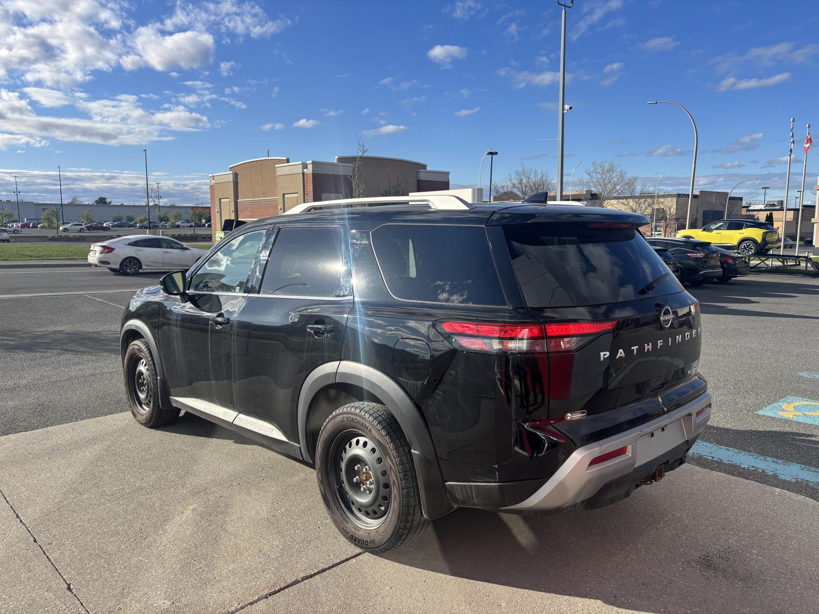 Nissan Pathfinder SL 2023 — photo 6
