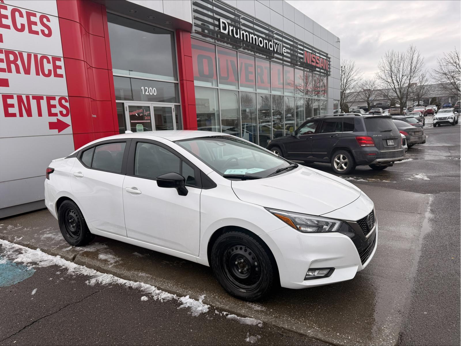 Nissan Versa SR 2022