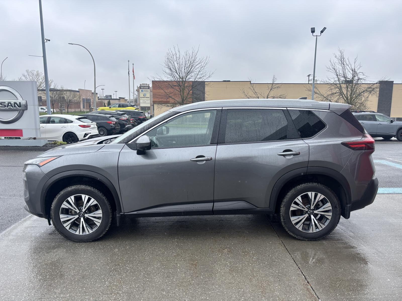 Nissan Rogue SV 2023 — photo 7