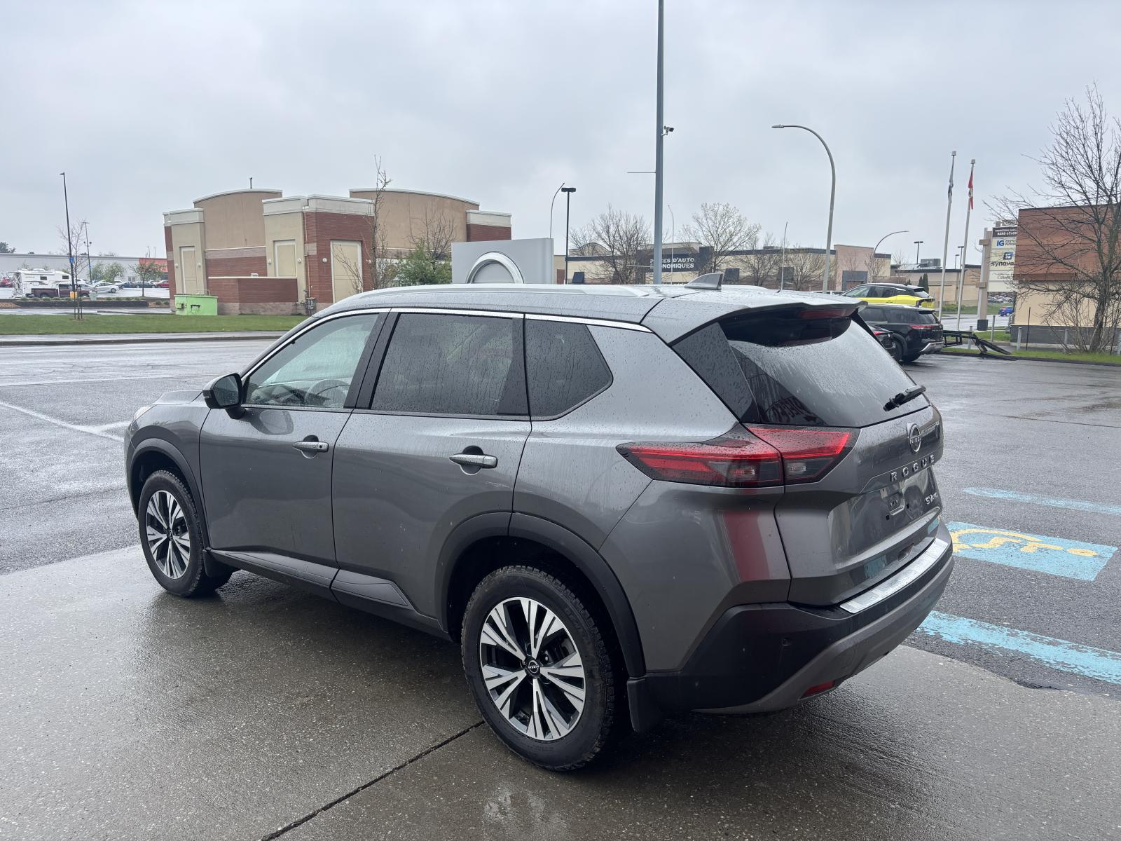 Nissan Rogue SV 2023 — photo 6