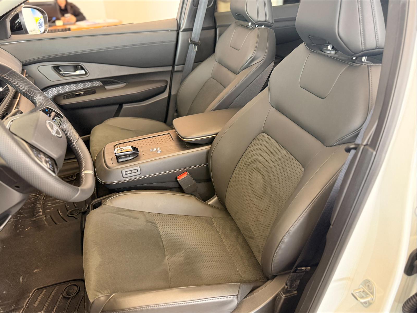 Image 10 Nissan Ariya Evolve 2025