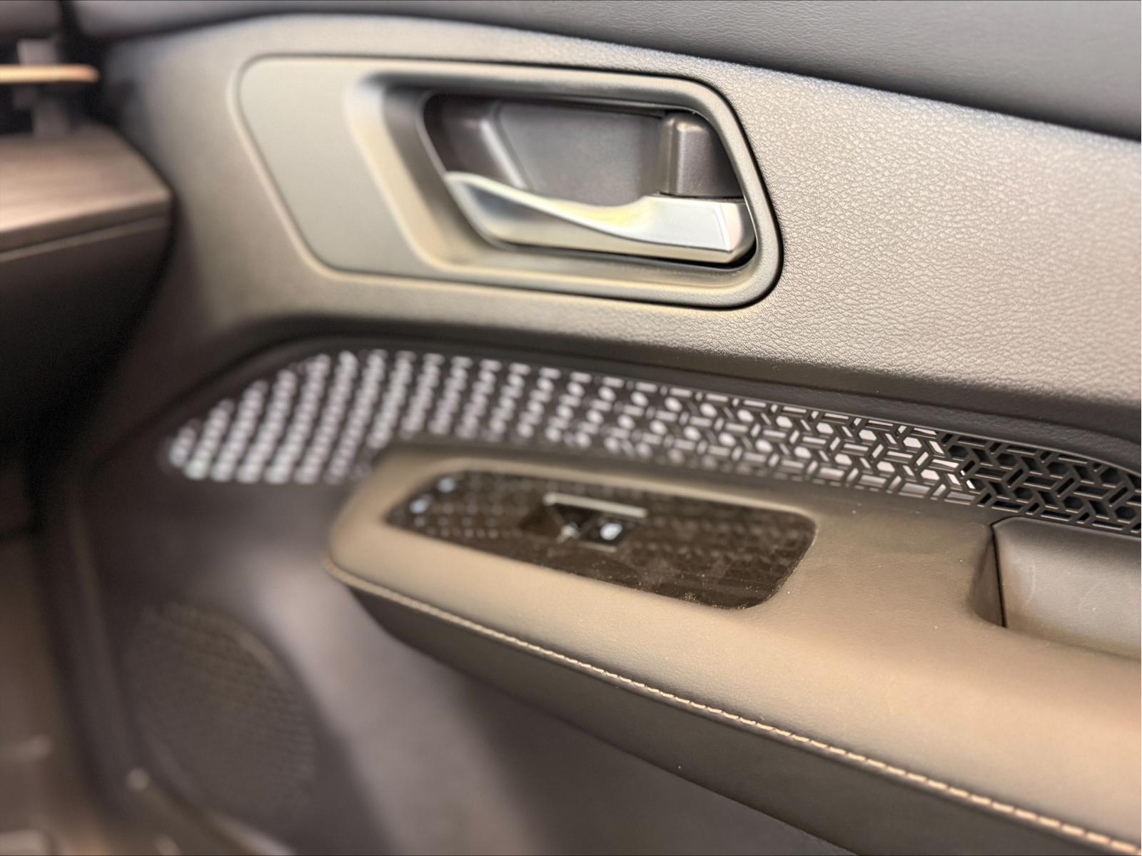 Image 18 Nissan Ariya Evolve 2025