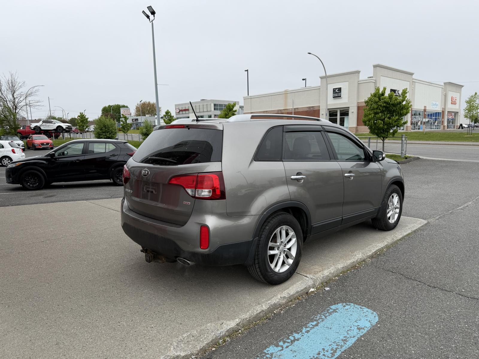 Kia Sorento LX 2015 — photo 4