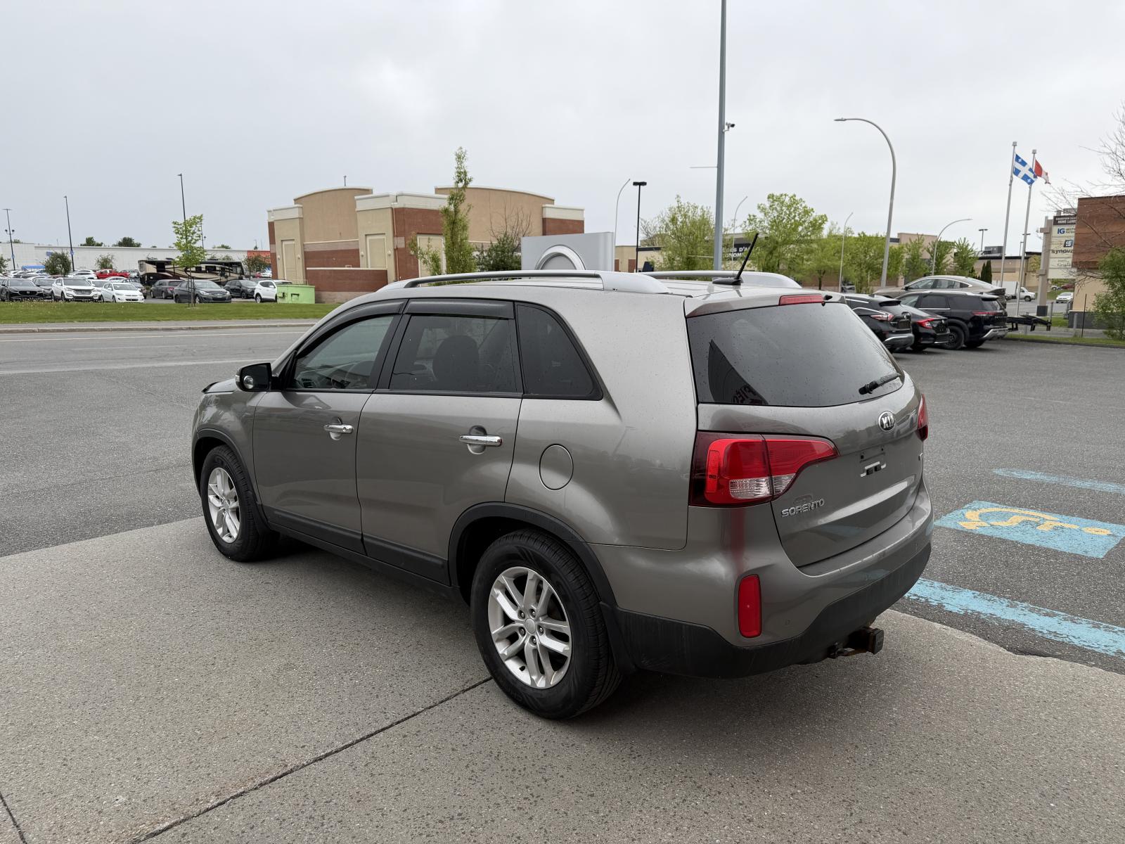 Kia Sorento LX 2015 — photo 7