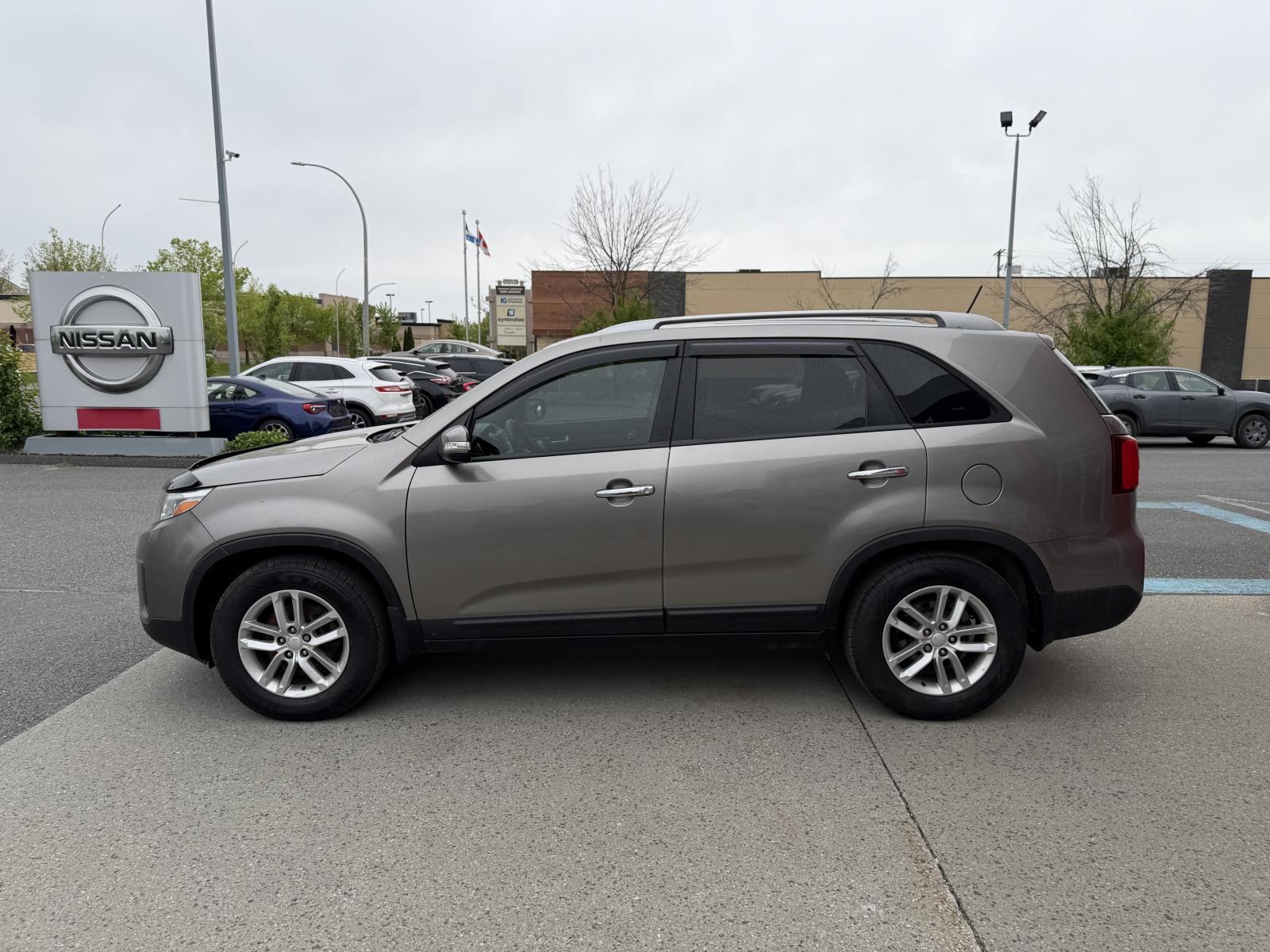 Kia Sorento LX 2015 — photo 8