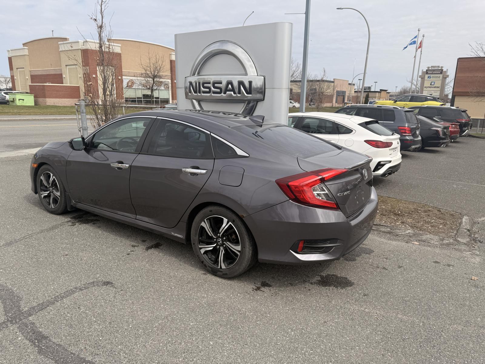 Honda Civic Touring 2016 — photo 7