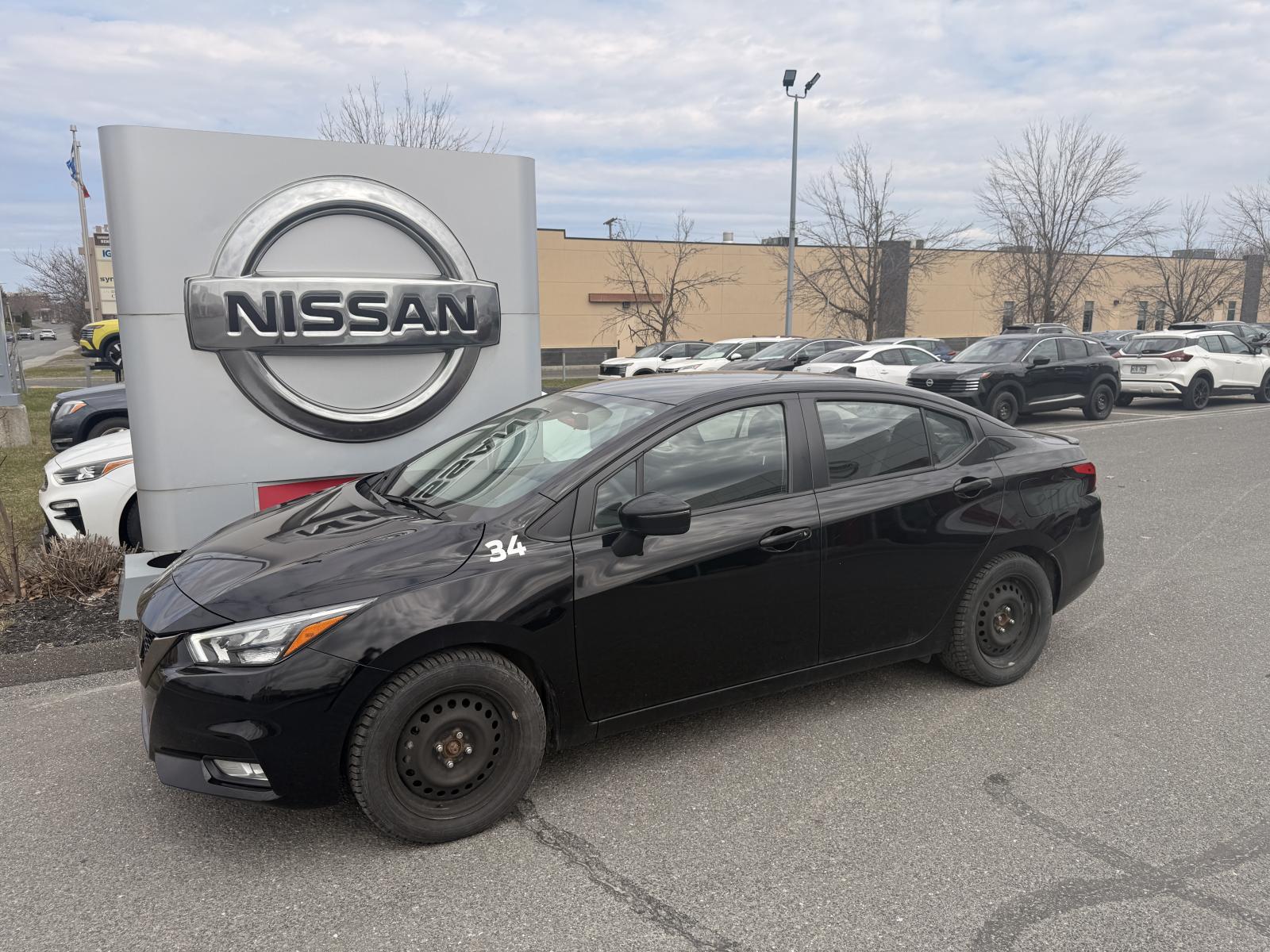 Nissan Versa SR 2022