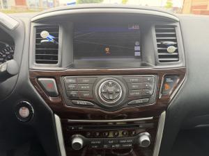 Miniature 15 Nissan Pathfinder Platinum 2013