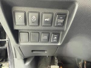 Miniature 18 Nissan Pathfinder Platinum 2013