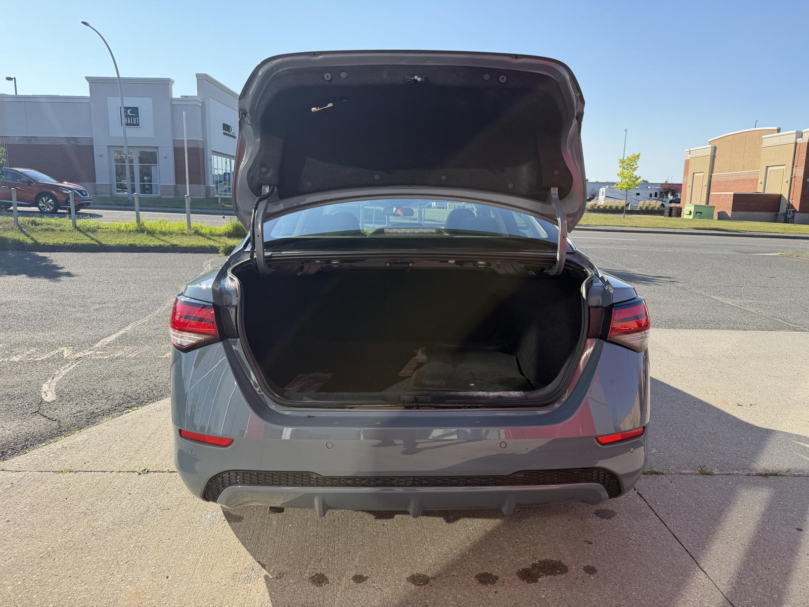Nissan Sentra SV Moonroof 2025 — photo 6
