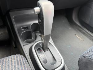 Miniature 14 Nissan Versa SL 2012