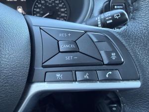 Miniature 13 Nissan Kicks Play SV 2025
