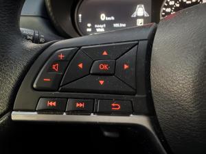 Miniature 14 Nissan Versa SV 2025