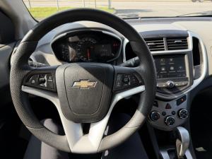 Miniature 10 Chevrolet Sonic LT 2018