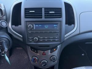 Miniature 8 Chevrolet Sonic LS 2016