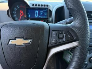 Miniature 7 Chevrolet Sonic LS 2016