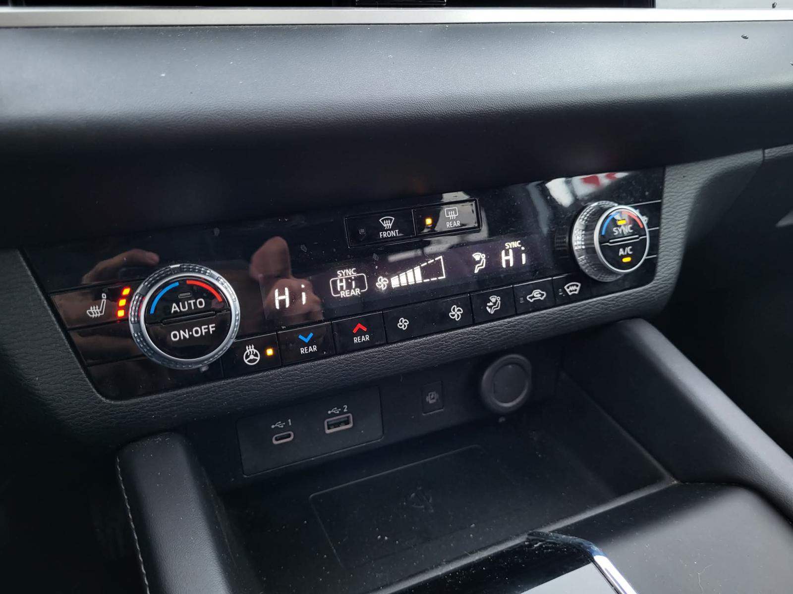 Image 13 Mitsubishi Outlander SEL 2024