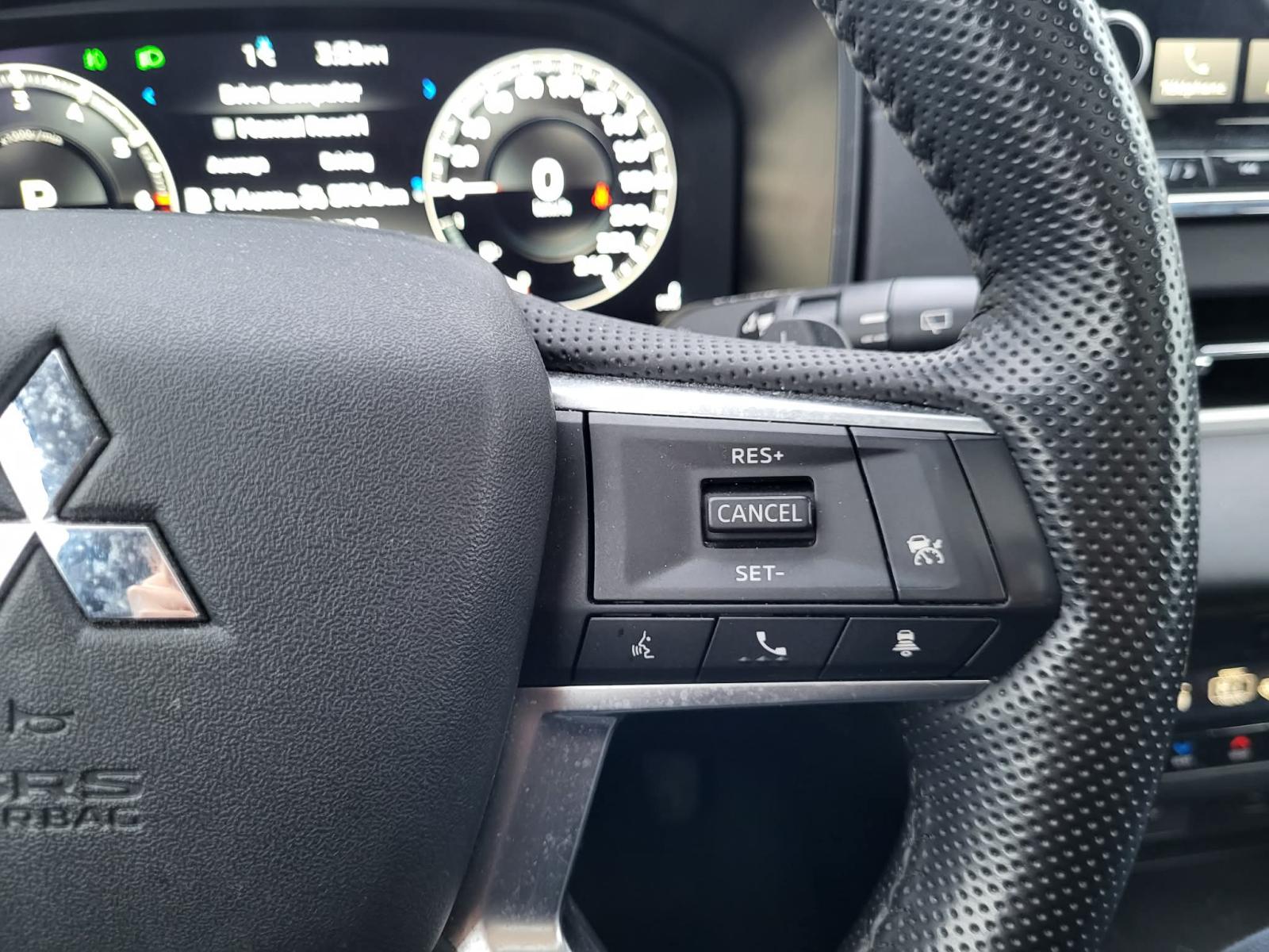 Image 10 Mitsubishi Outlander SEL 2024