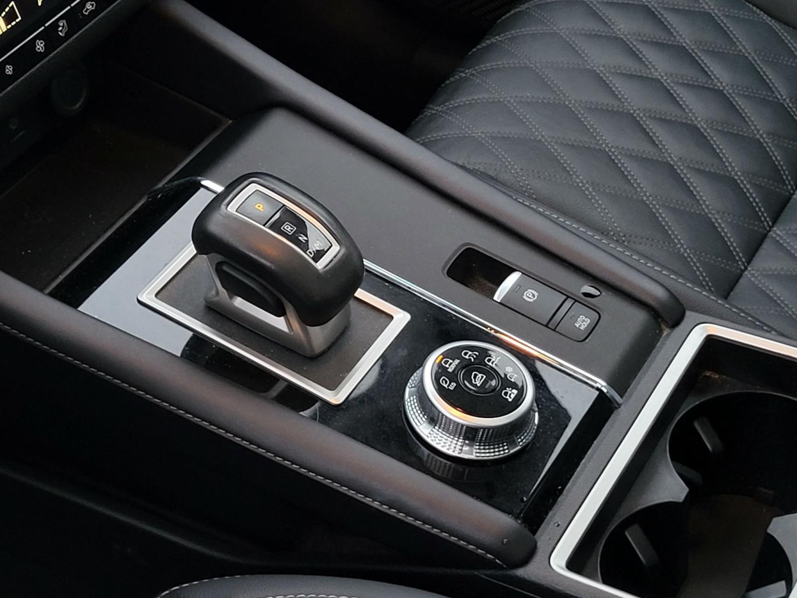 Image 14 Mitsubishi Outlander SEL 2024