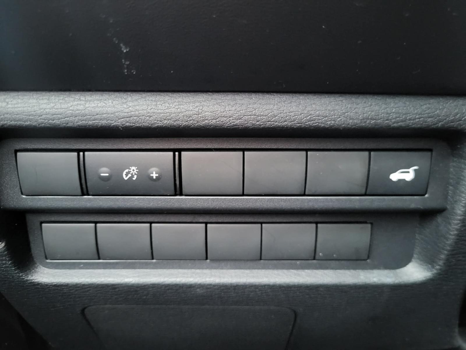 Image 15 Mitsubishi Outlander SEL 2024