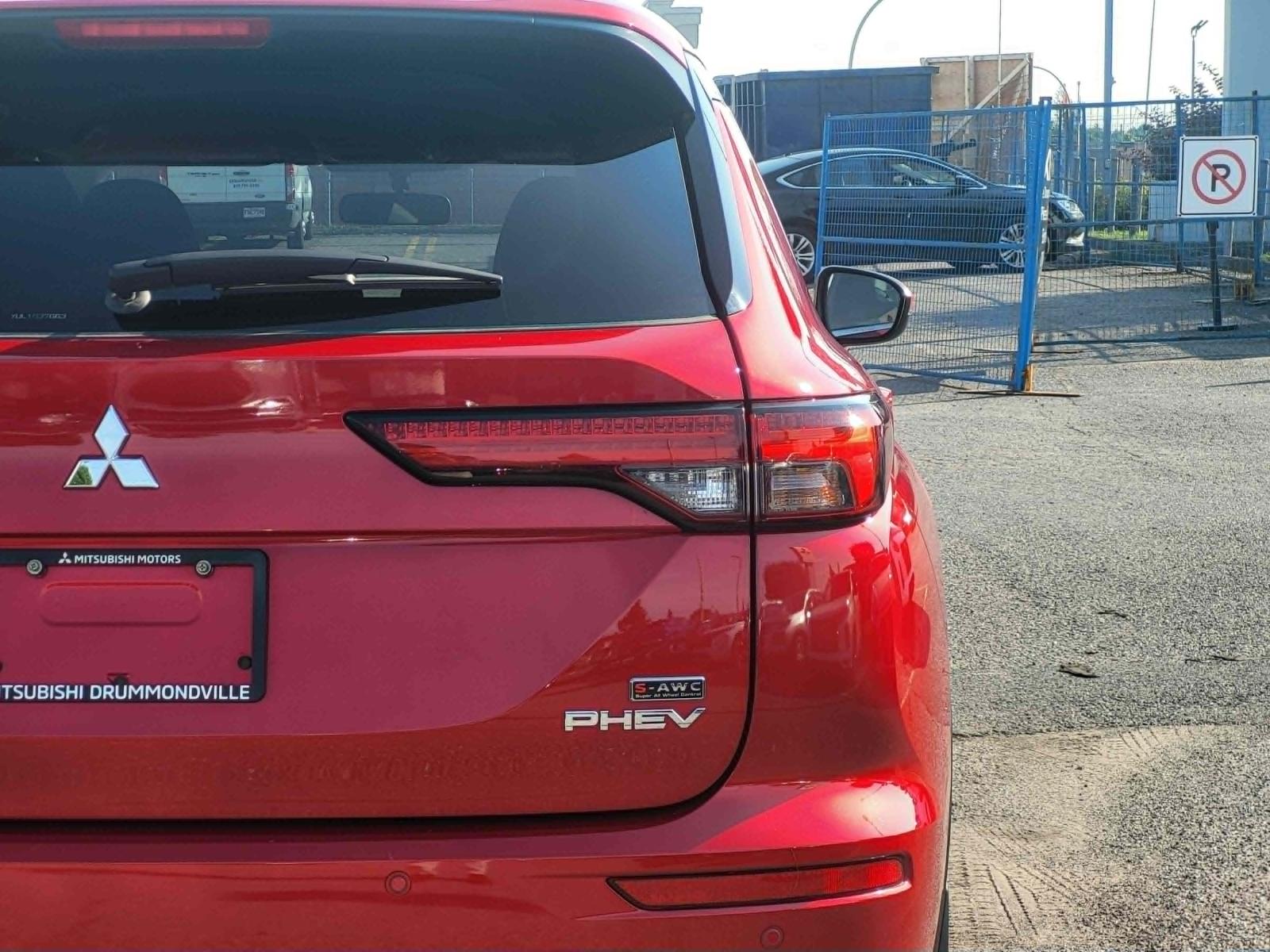 Mitsubishi Outlander PHEV Es S-Awc 2025 — photo 4