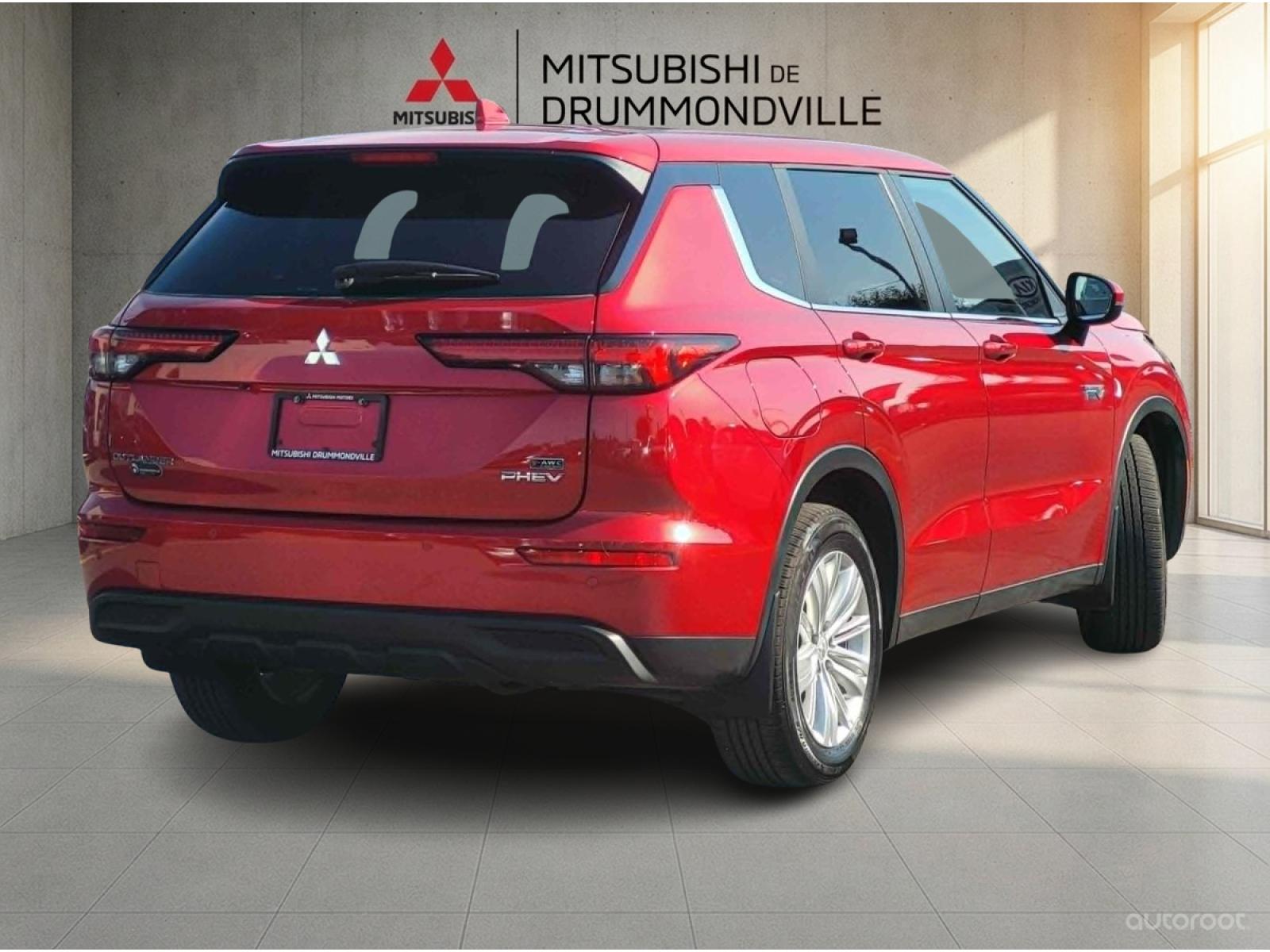 Mitsubishi Outlander PHEV Es S-Awc 2025 — photo 3