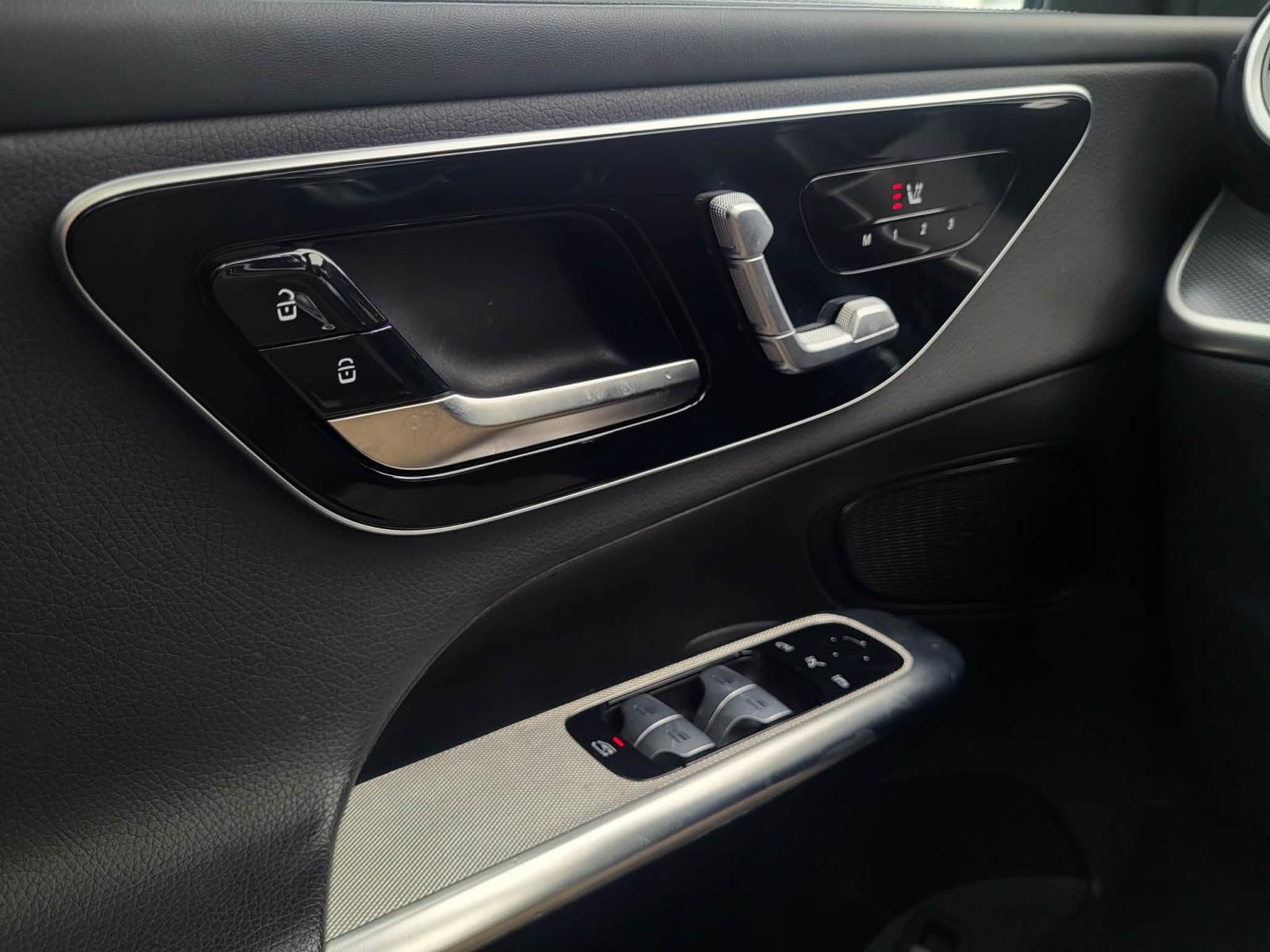 Image 17 Mercedes-Benz GLC GLC300 2024