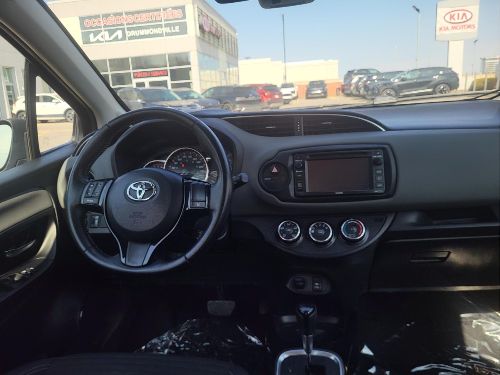 Image 11 Toyota Yaris SE 2017