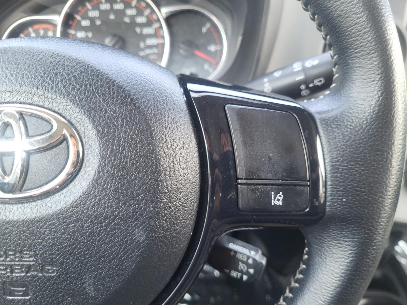 Image 9 Toyota Yaris SE 2017