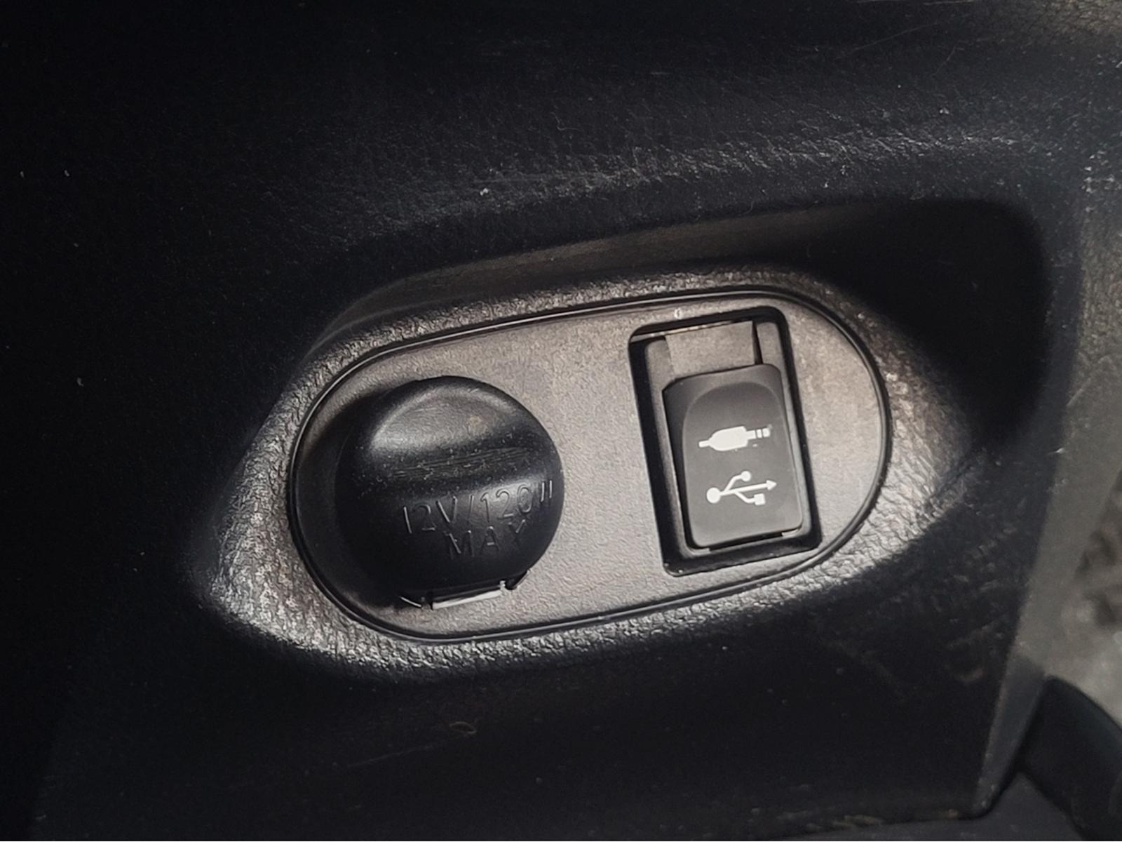 Image 14 Toyota Yaris SE 2017