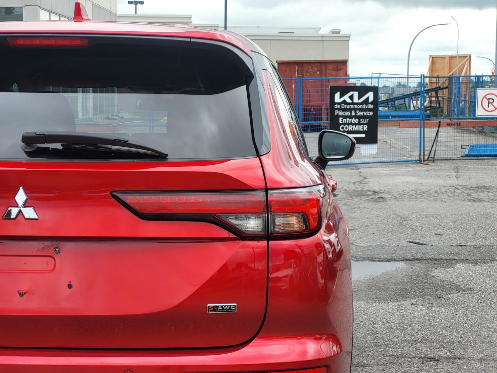Mitsubishi Outlander ES 2023 — photo 4