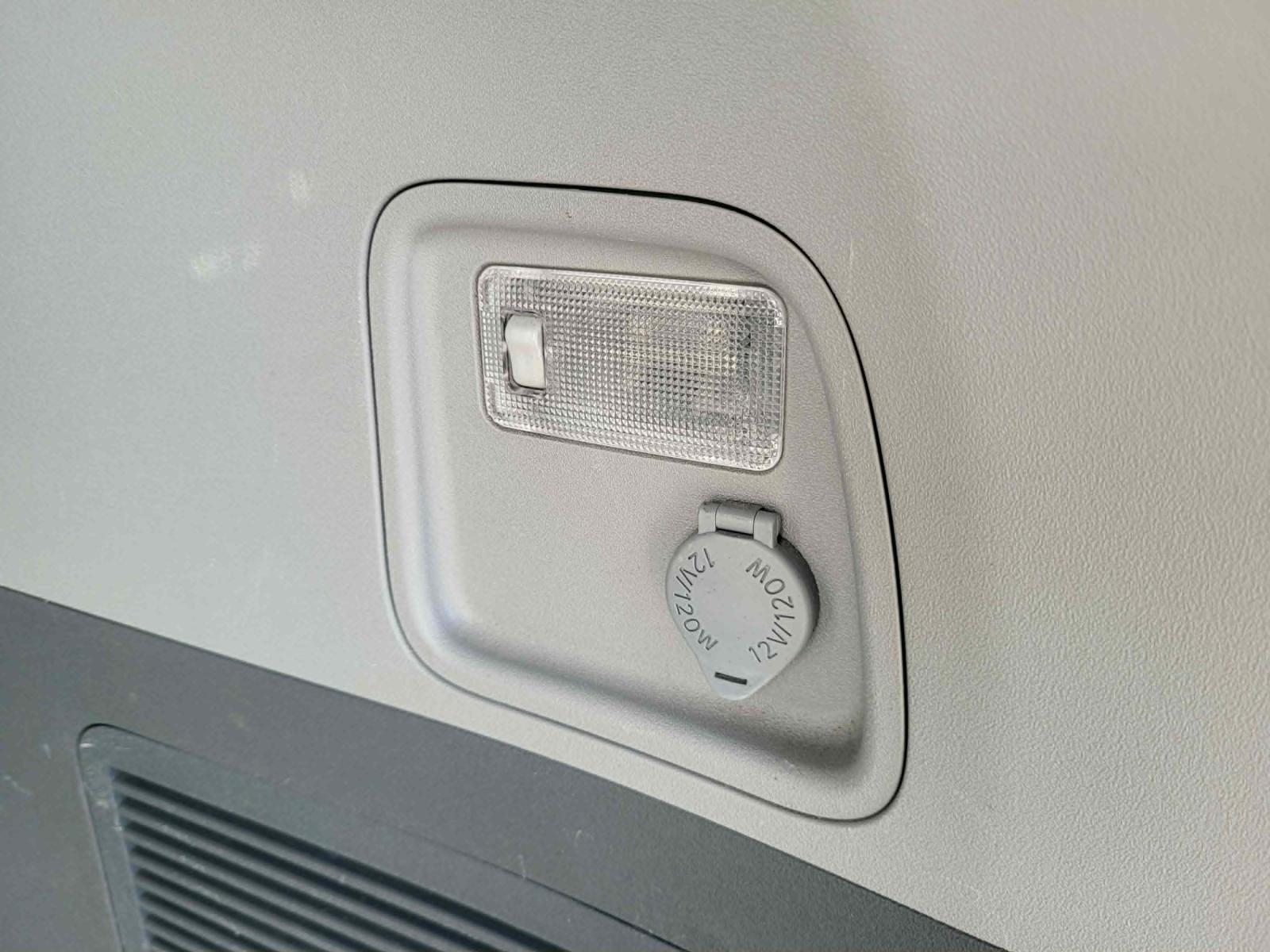 Toyota Sienna LE 2015 — photo 6