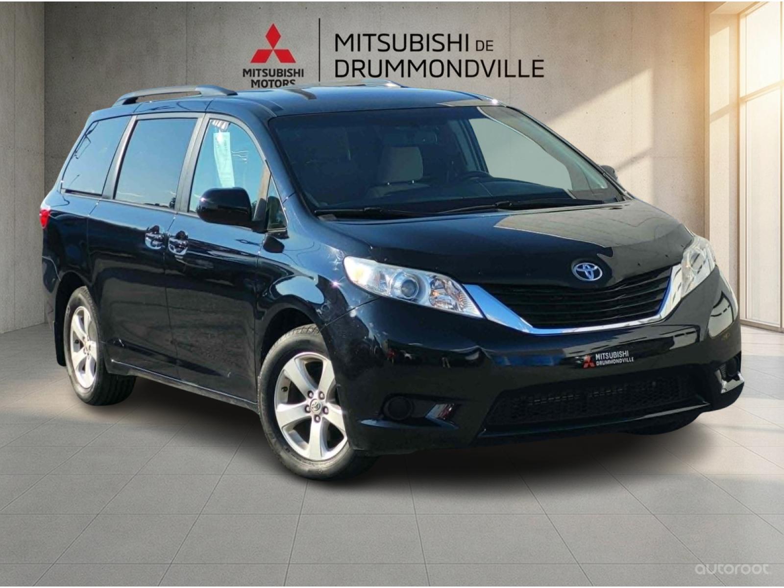Toyota Sienna LE 2015