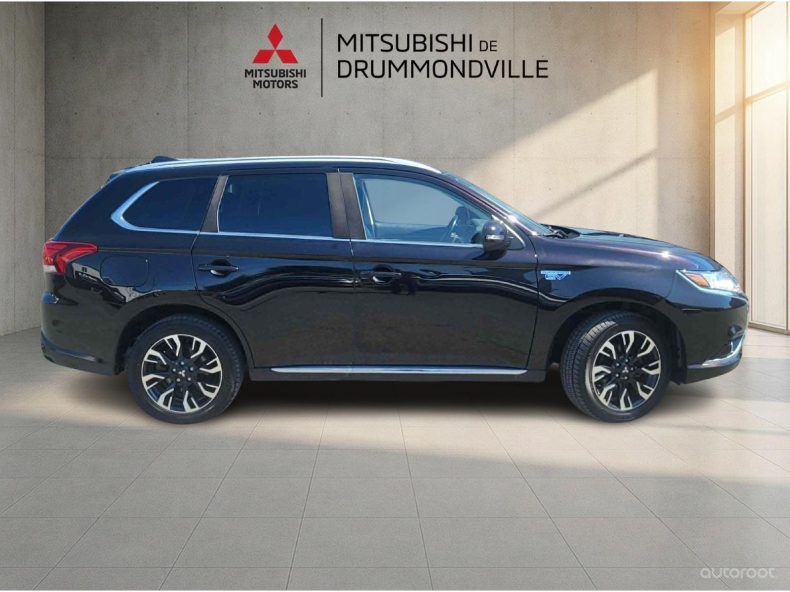 Mitsubishi Outlander PHEV SE 2018 — photo 2