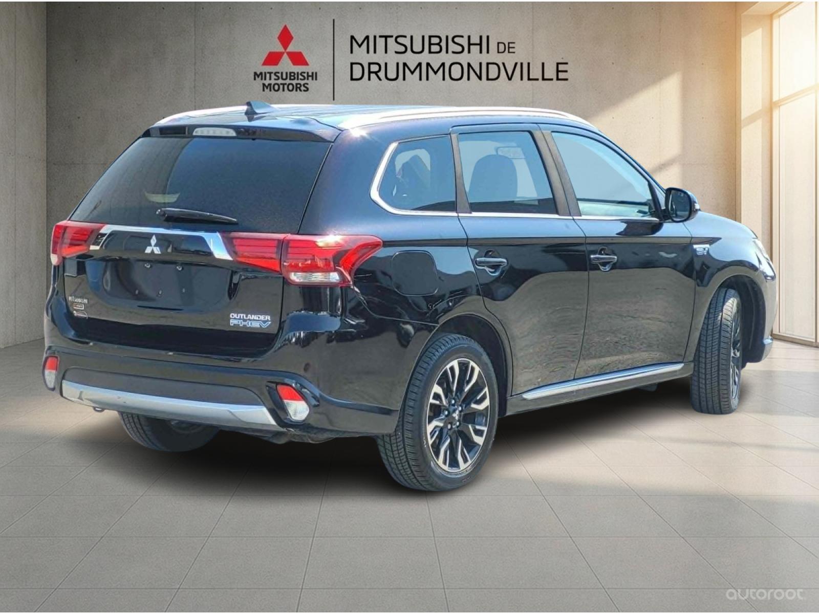 Mitsubishi Outlander PHEV SE 2018 — photo 3