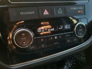 Miniature 19 Mitsubishi Outlander PHEV SE 2018