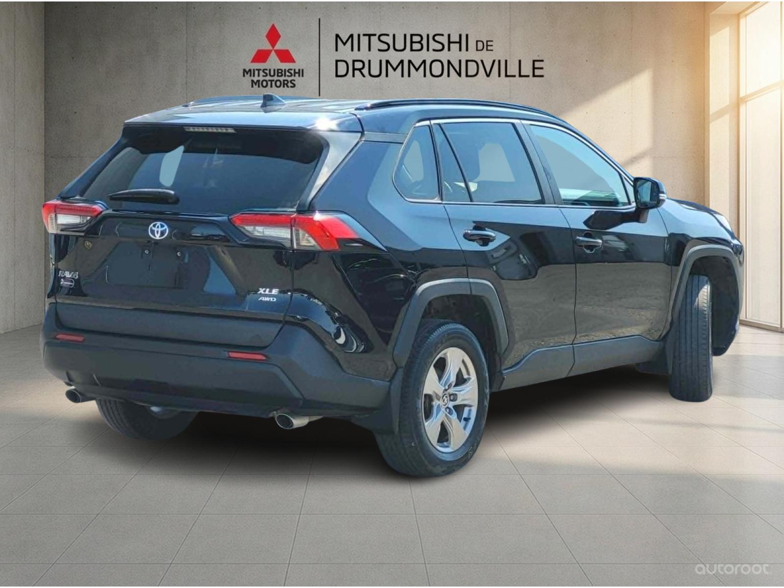 Toyota Rav4 XLE 2022 — photo 3
