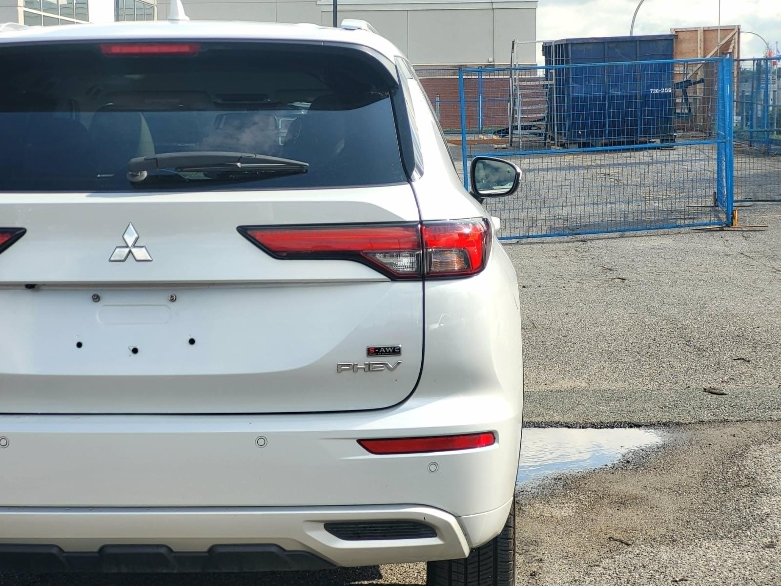 Mitsubishi Outlander PHEV GT 2023 — photo 4